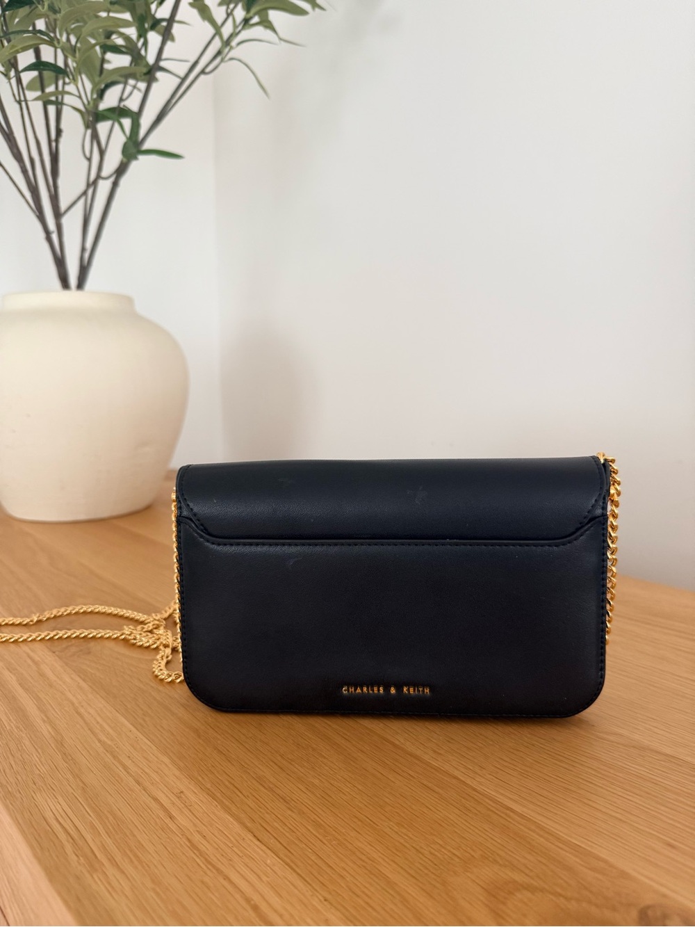 Charles & Keith Chain Shoulder/ handbag with Gold Hardware - Picture 5 of 10